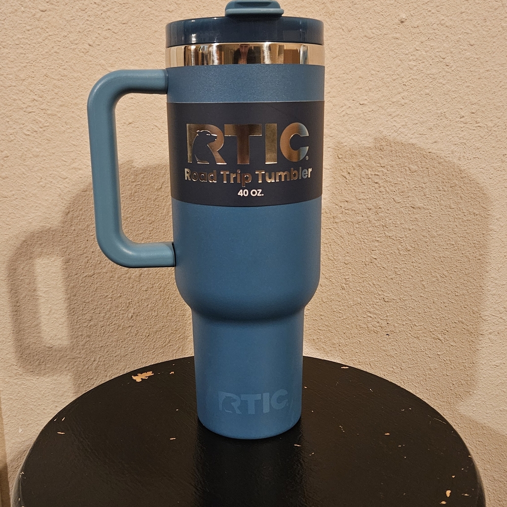 RTIC Blue Road Trip Tumbler 40 oz
